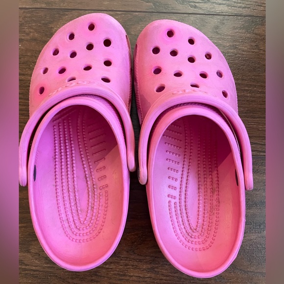 Pink junior crocs - Picture 2 of 3